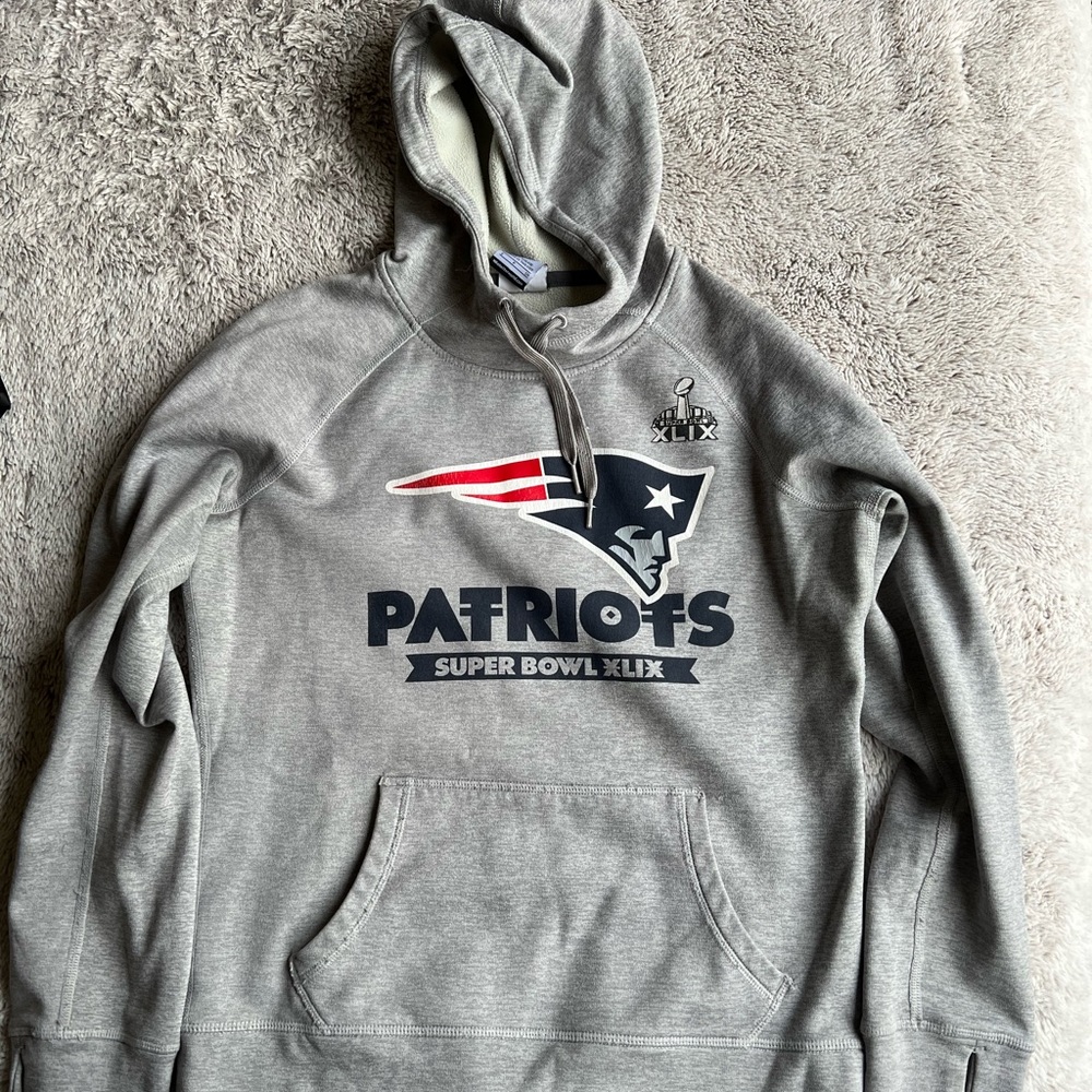 New England Patriots women’s Nike hoodie